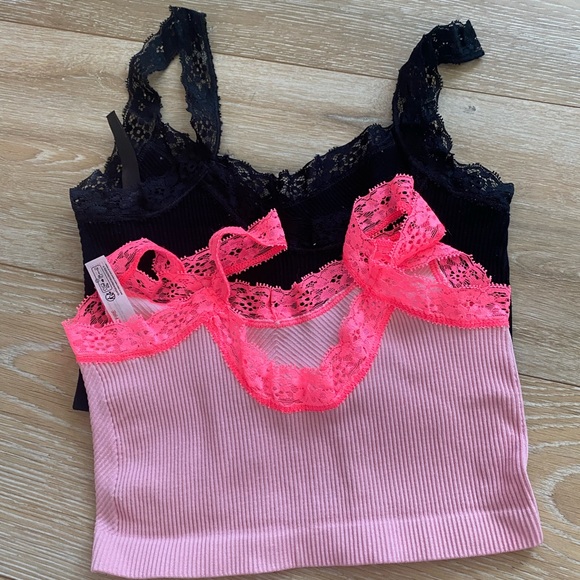 1+1 Cropped Tops from Urban Outfitters - Picture 2 of 5